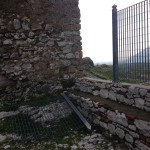 AVELLA. Scompaiano cancelli e divelte ringhiere di protezione al Castello fortezza