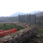 AVELLA. Scompaiano cancelli e divelte ringhiere di protezione al Castello fortezza