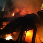 AVELLA. Ecco le foto dellincendio di questa notte.