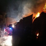 AVELLA. Ecco le foto dellincendio di questa notte.