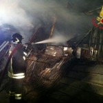 AVELLA. Ecco le foto dellincendio di questa notte.