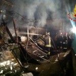 AVELLA. Ecco le foto dellincendio di questa notte.