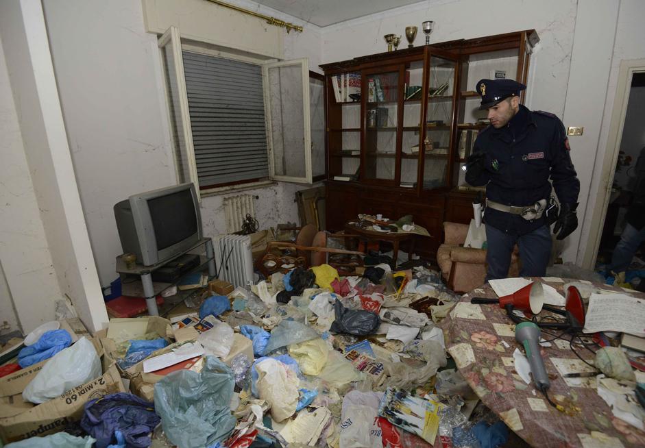Napoli, segregata in casa dalla madre da 8 anni: salvata dalla polizia
