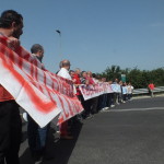 BAIANO. Guarda le foto della manifestazione dei Forestali che occupano il casello autostradale. Gallery