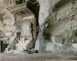 AVELLA. La Grotta di San Michele prossima alla riapertura. Via i catenacci che la tengono chiusa da decenni