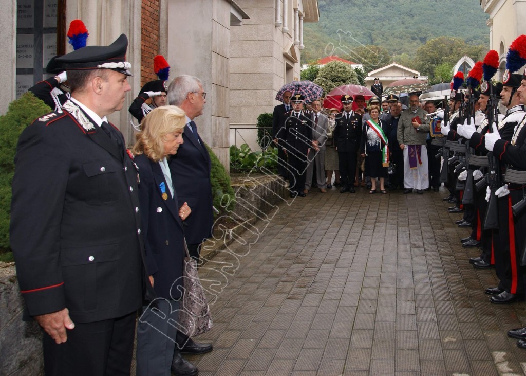 CONTRADA Cerimonia commemorativa del tenente dei carabinieri Sandulli