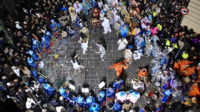 disposizione della quadriglia nella formazione a cerchio