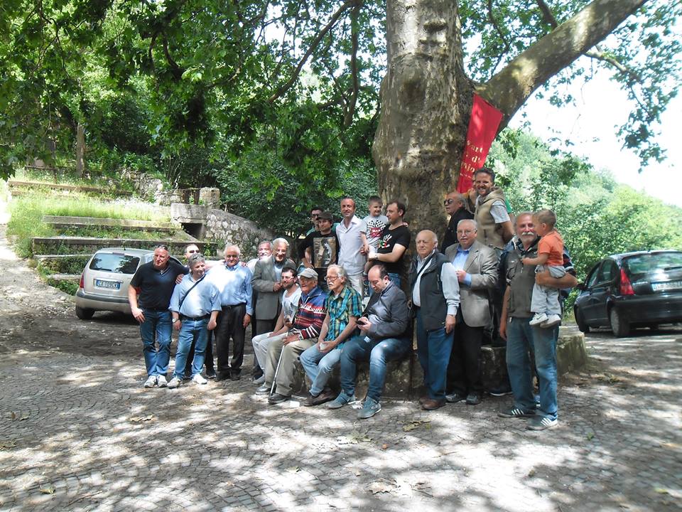 Mercoledì in Albis: Fontana Vecchia, dove torna un popolo Mercoledì in Albis: Fontana Vecchia, dove torna un popolo