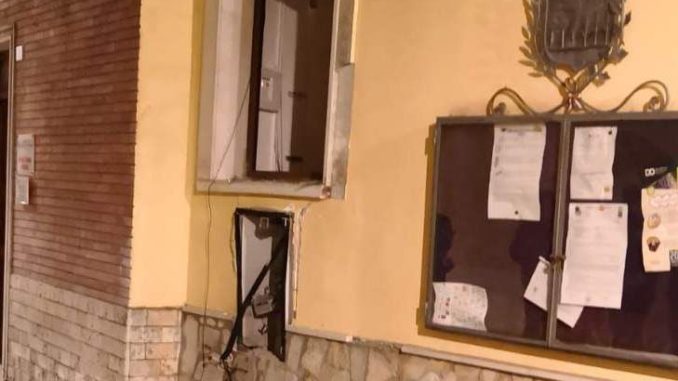 053FA0F9-4885-4EAB-8C48-DCEBC76B328D