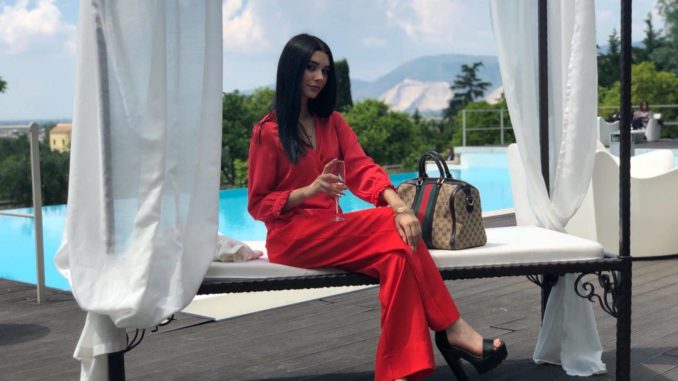 33527057_1977824382292064_5213885504713392128_n