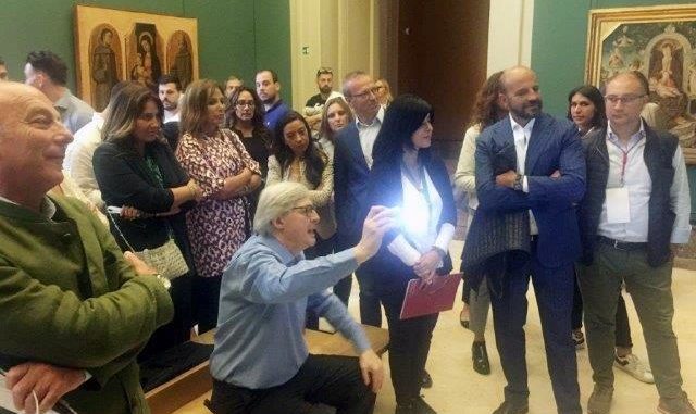 Vittorio Sgarbi spiega i quadri IMG_6268