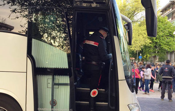 carabinieri-controlli-autobus