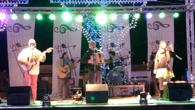 35971000_10214404832148432_3452188270350303232_n