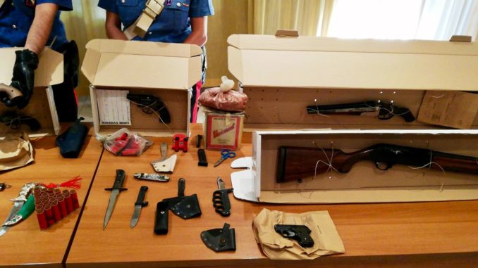 20.08.2018 - sequestro arsenale brusciano cdc