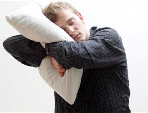 dormire_in_piedi_af5bbf0e81f95bf42e328af1b137a097