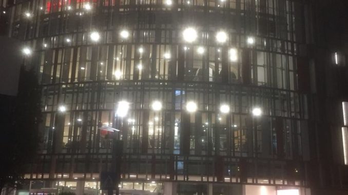 Ragazzo cade in una condotta di aerazione del Centro commerciale Sarca via milanese