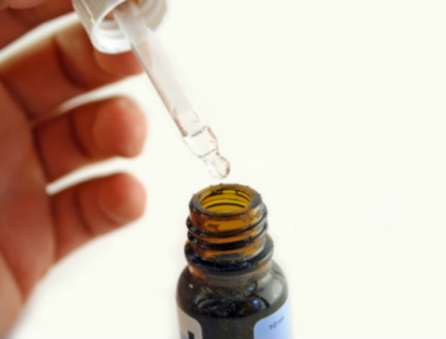 medicinale_con_conta_gocce_385921f22024620b71d56e079d172dfe