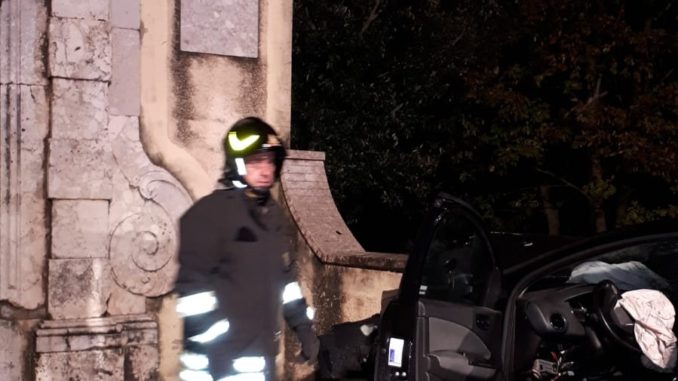 81280AF0-D36C-4957-83E3-41A2785AC849