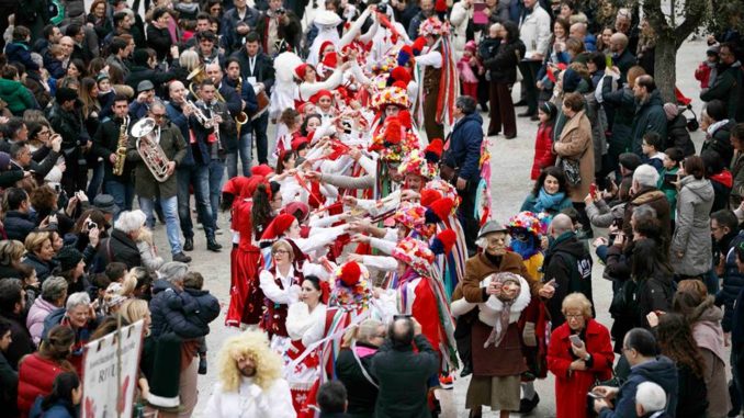 Foto esibizione Mascarata Serinese - Roma 05-02-2017 (1)