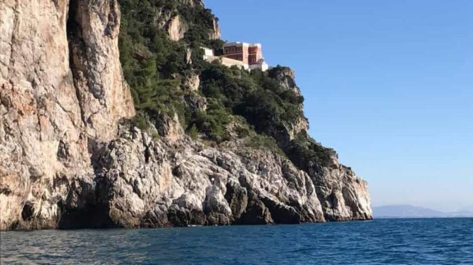 41703292_322930325134429_237444105863430144_n