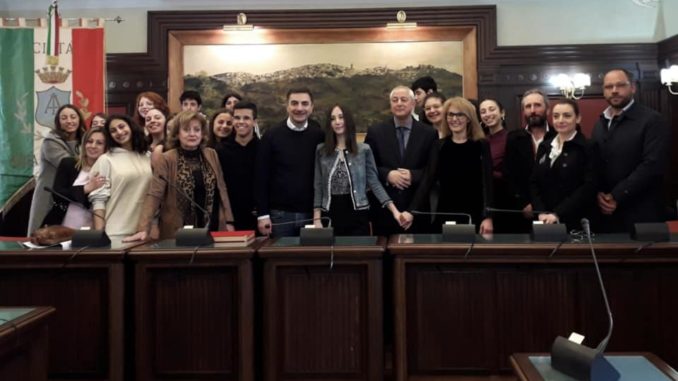 56811432_1264819240337023_1047581770905550848_n