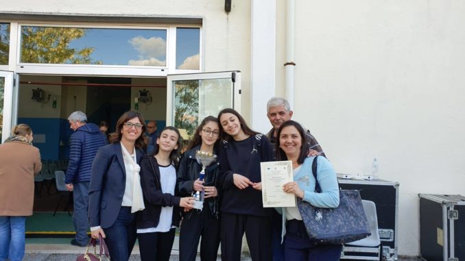 61043967_425715698260429_7273119007983534080_n