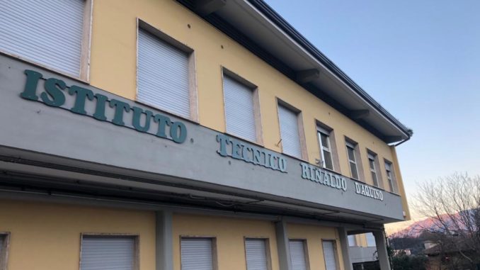 E4D15E31-C4B1-4D43-BDEB-8A53D023E189