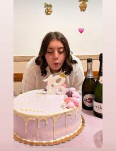 100 DI QUESTI GIORNI. Monteforte, compie 18 anni Carolina Marano