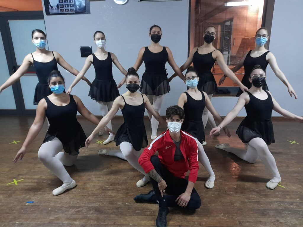 Forino (Av).  La Danza Classica locale riparte dal famoso ballerino Nicolò Noto grazie alla Max e Very Dance
