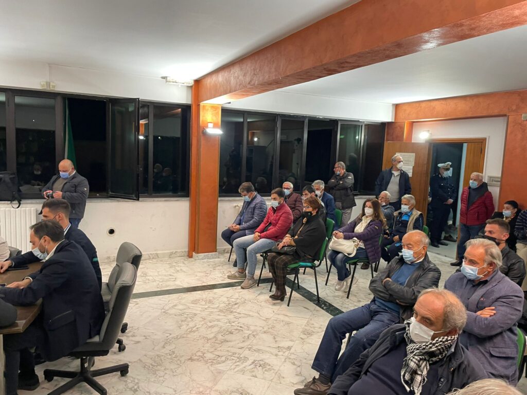 SPERONE. Si è tenuto il primo consiglio comunale con sindaco Adolfo Alaia. Video e Foto