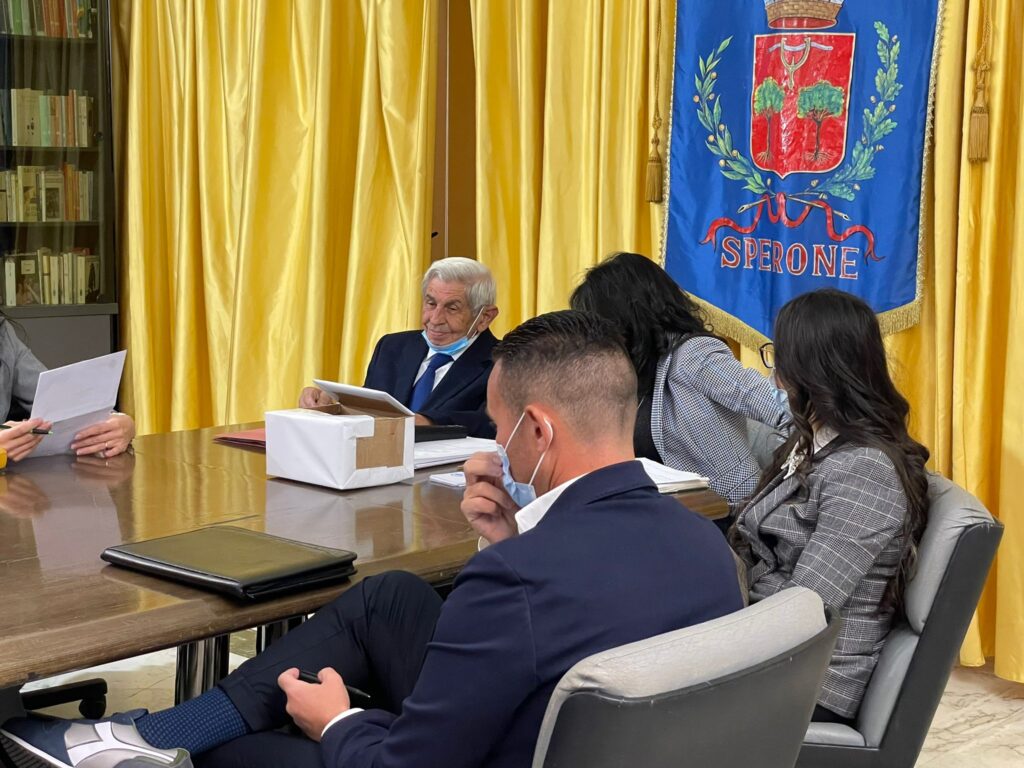 SPERONE. Si è tenuto il primo consiglio comunale con sindaco Adolfo Alaia. Video e Foto