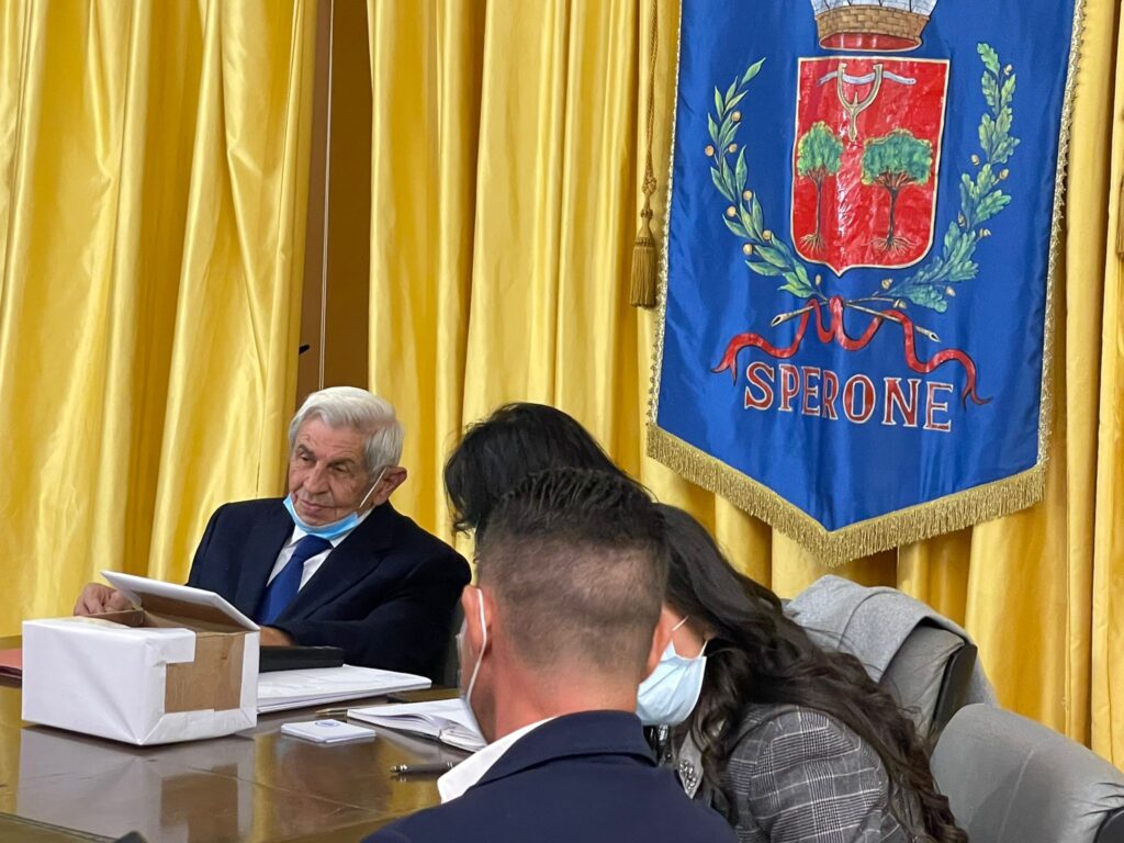 SPERONE. Si è tenuto il primo consiglio comunale con sindaco Adolfo Alaia. Video e Foto