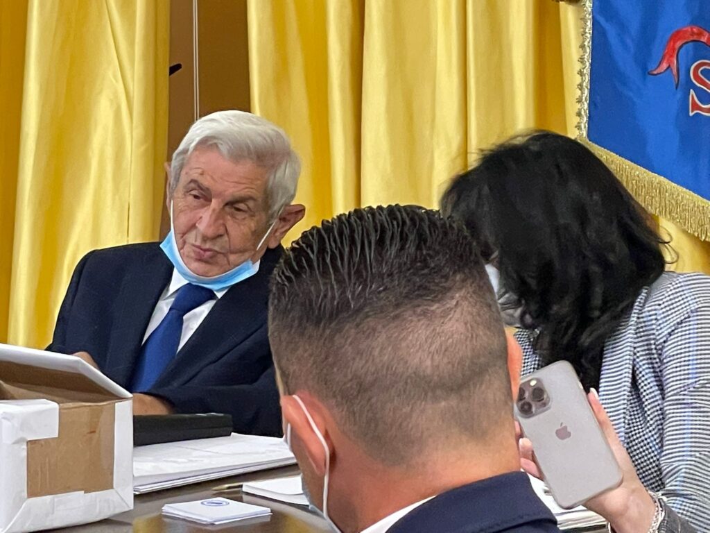 SPERONE. Si è tenuto il primo consiglio comunale con sindaco Adolfo Alaia. Video e Foto