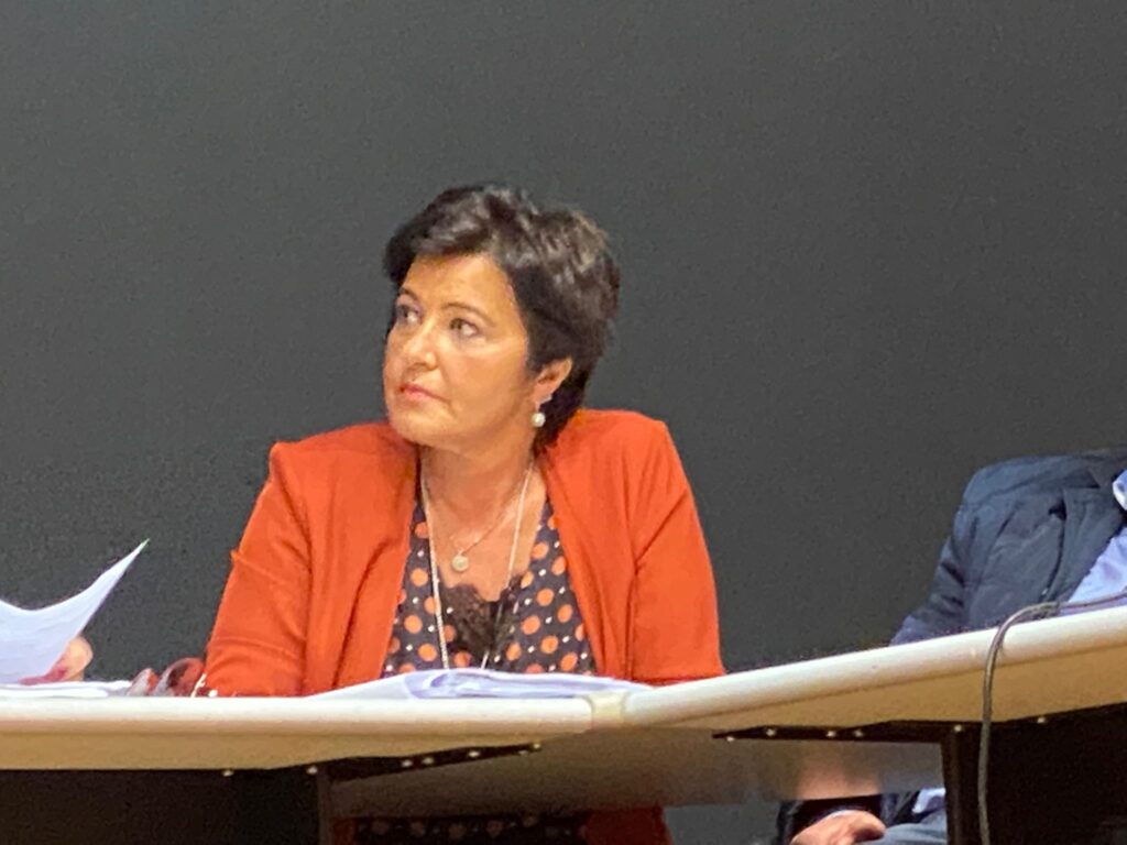 AVELLA. E andato in scena al teatro Biancardi il primo consiglio comunale con sindaco Vincenzo Biancardi. Foto e Video