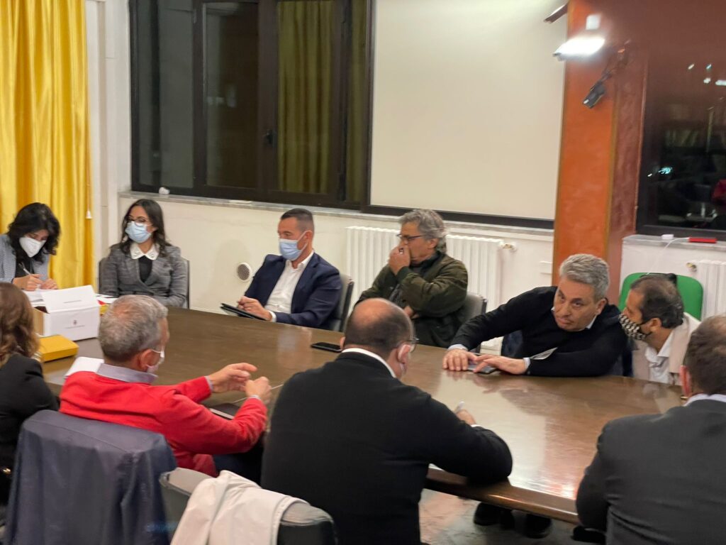 SPERONE. Si è tenuto il primo consiglio comunale con sindaco Adolfo Alaia. Video e Foto