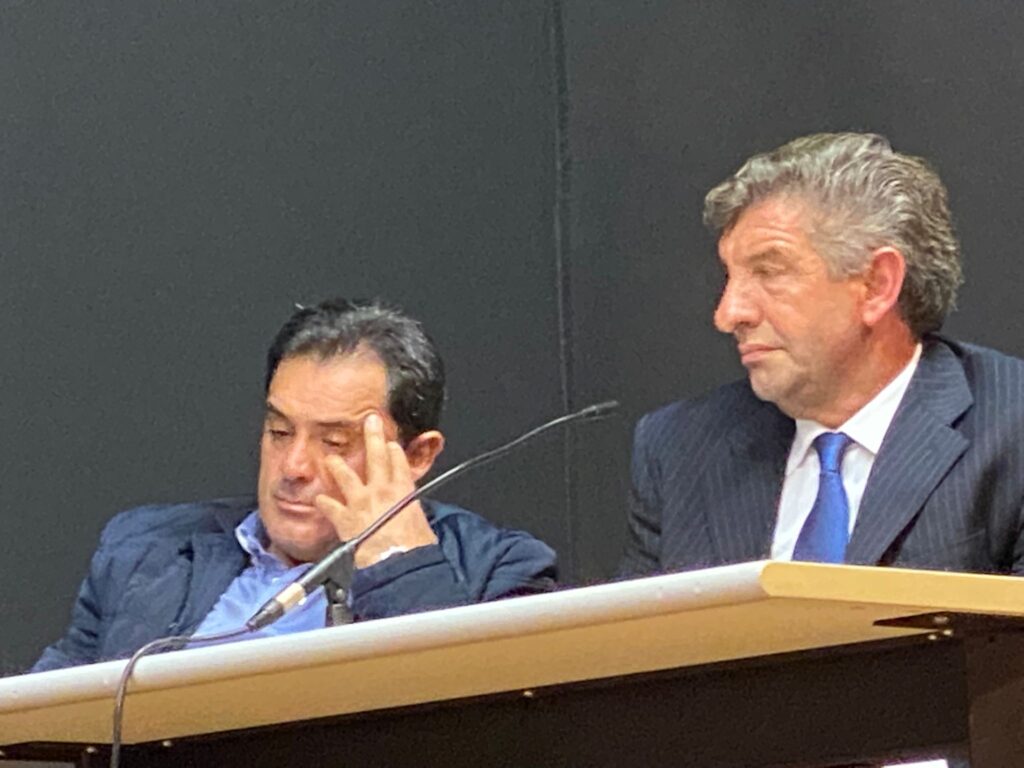 AVELLA. E andato in scena al teatro Biancardi il primo consiglio comunale con sindaco Vincenzo Biancardi. Foto e Video