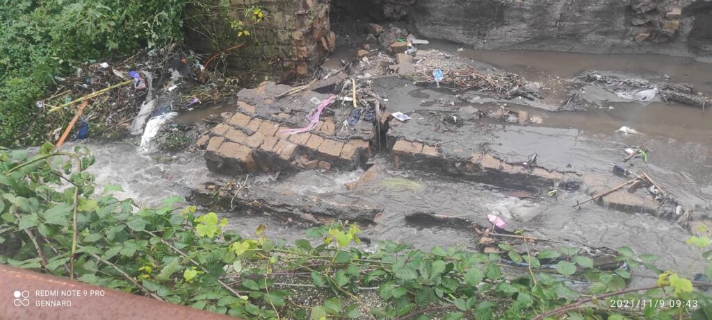 SAVIANO. Frana strada e auto dei Vigili Urbani finisce nel regio lagno. Feriti