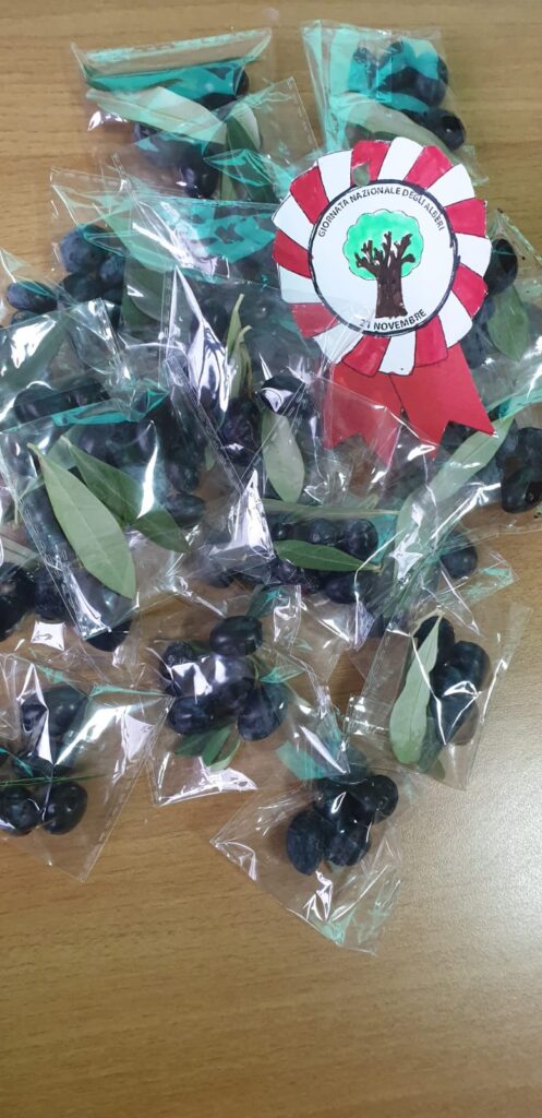 All’ I.C. “Mons.P.Guerriero” di Avella un albero per il futuro