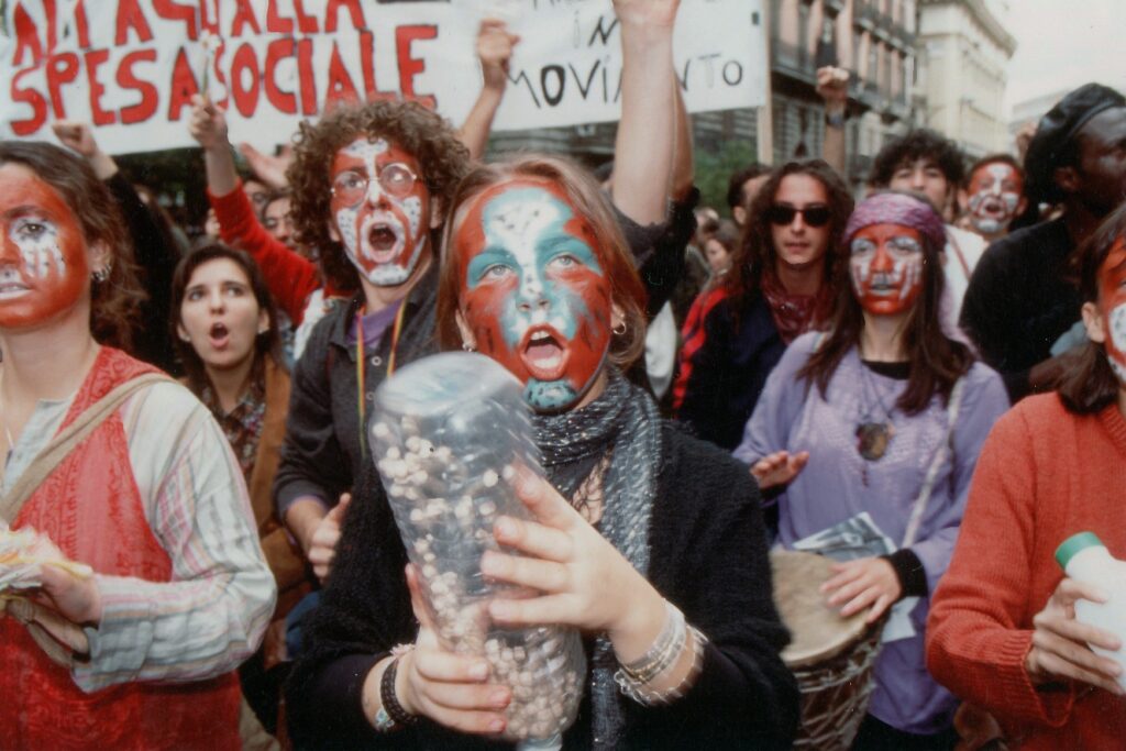 GROTTOLELLA (AV). RETE NO GLOBAL FORUM, VENTANNI DOPO   I temi, le battaglie, il G8: storia ed eredità del movimento che cercò di cambiare il mondo.