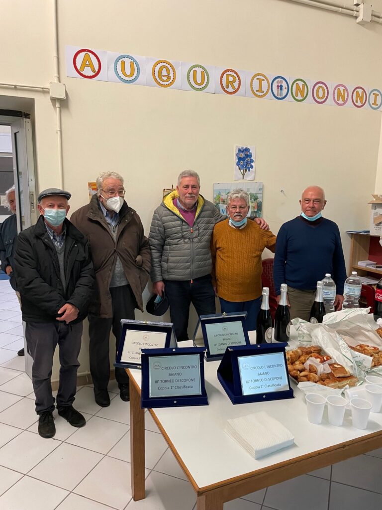Baiano. All’ “Incontro”, tiene banco lo Scopone. La terza edizione del Torneo sociale al duo Guerriero Napolitano