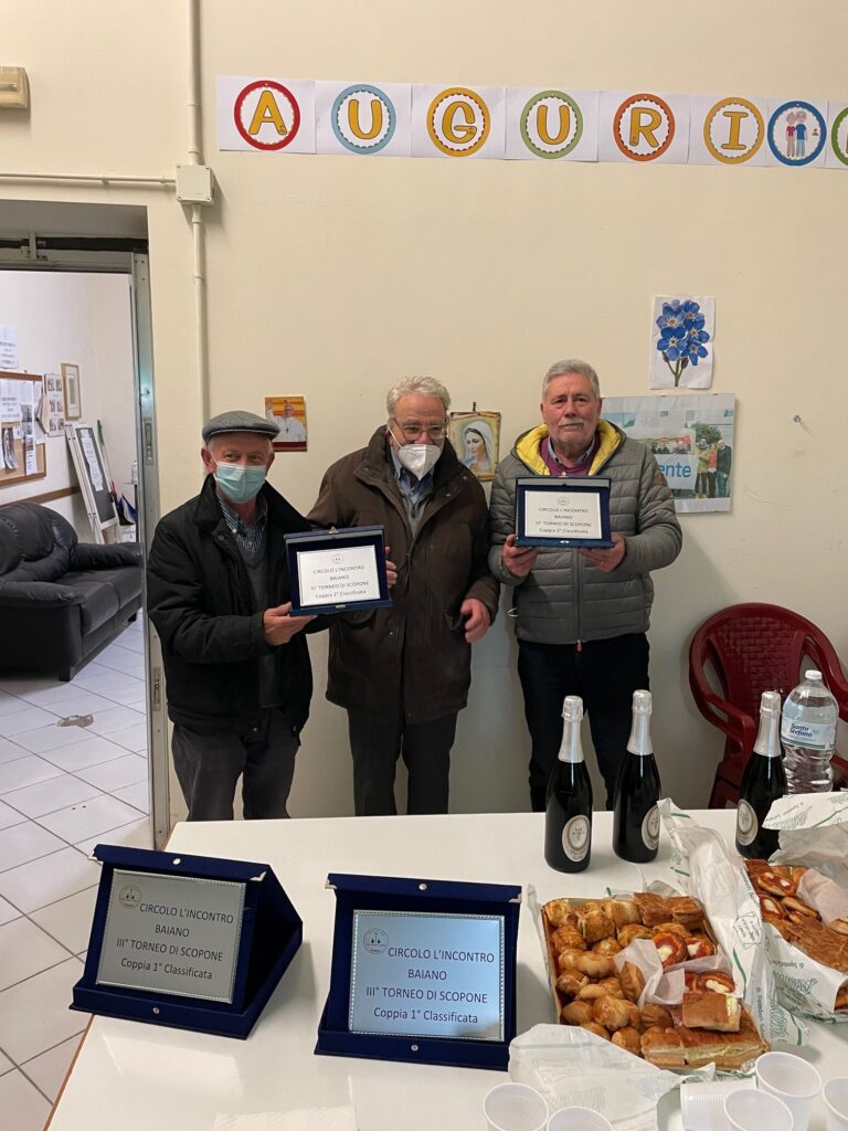 Baiano. All’ “Incontro”, tiene banco lo Scopone. La terza edizione del Torneo sociale al duo Guerriero Napolitano