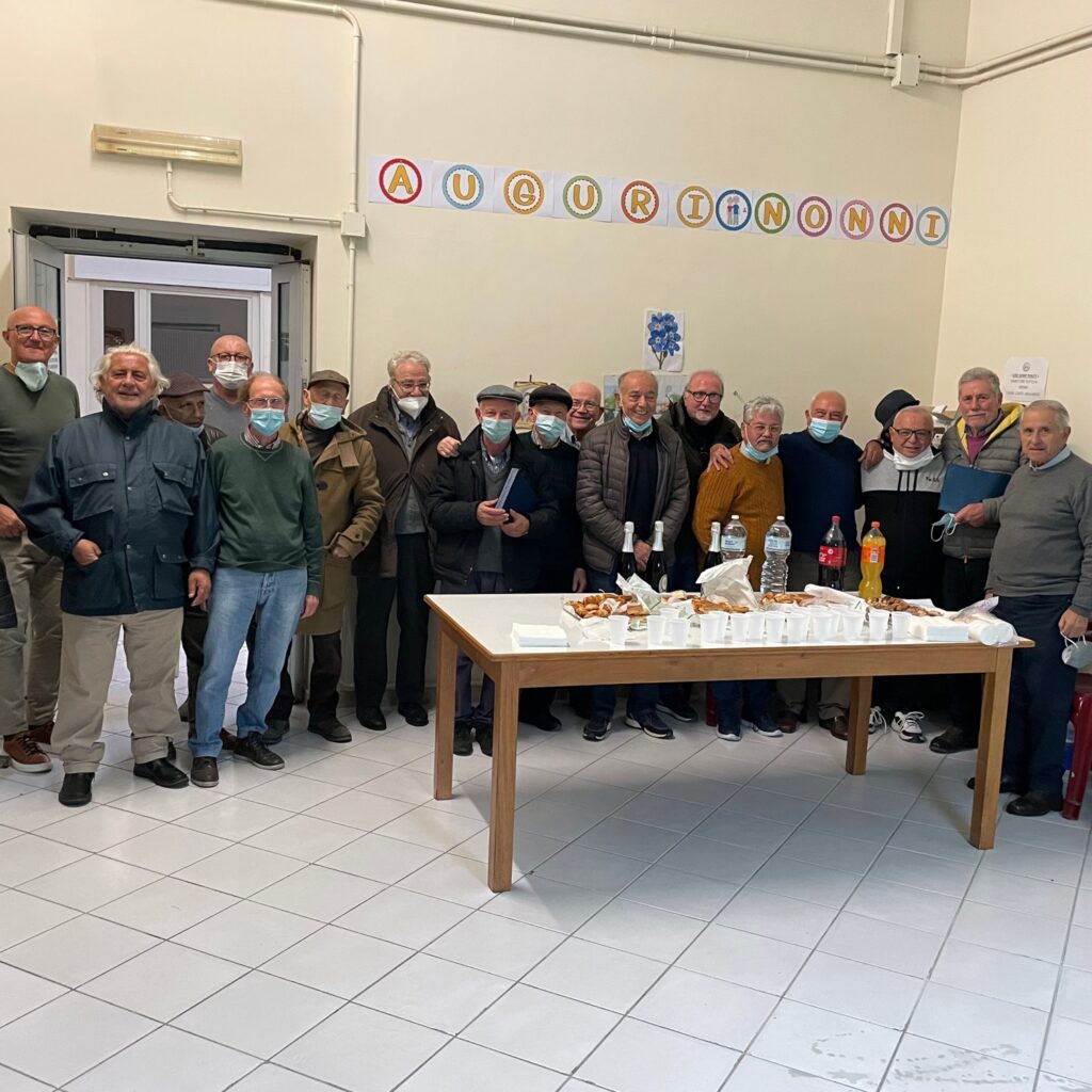 Baiano. All’ “Incontro”, tiene banco lo Scopone. La terza edizione del Torneo sociale al duo Guerriero Napolitano