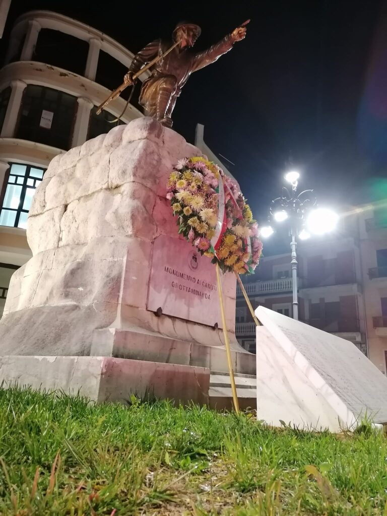 GROTTAMINARDA (AV). 17 NOVEMBRE: GIORNATA DELLA PREMATURITÀ NEONATALE. I MONUMENTI SI ILLUMINANO DI VIOLA.