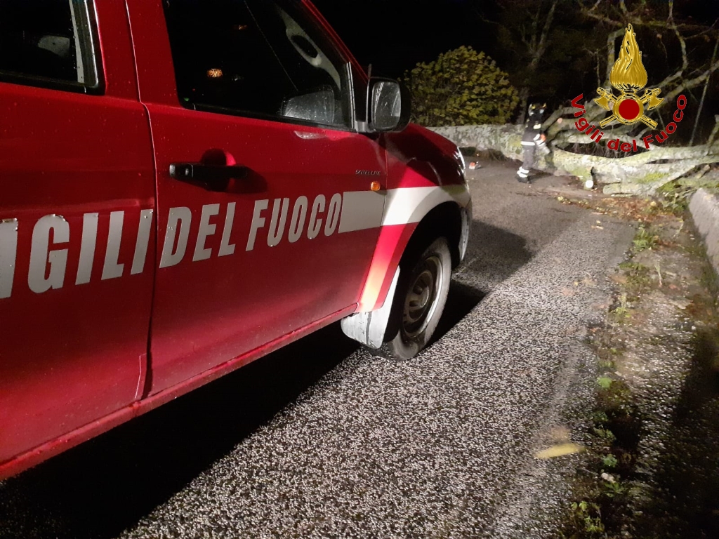 IRPINIA. Giornata di duro lavoro per i Vigili del Fuoco a causa del maltempo