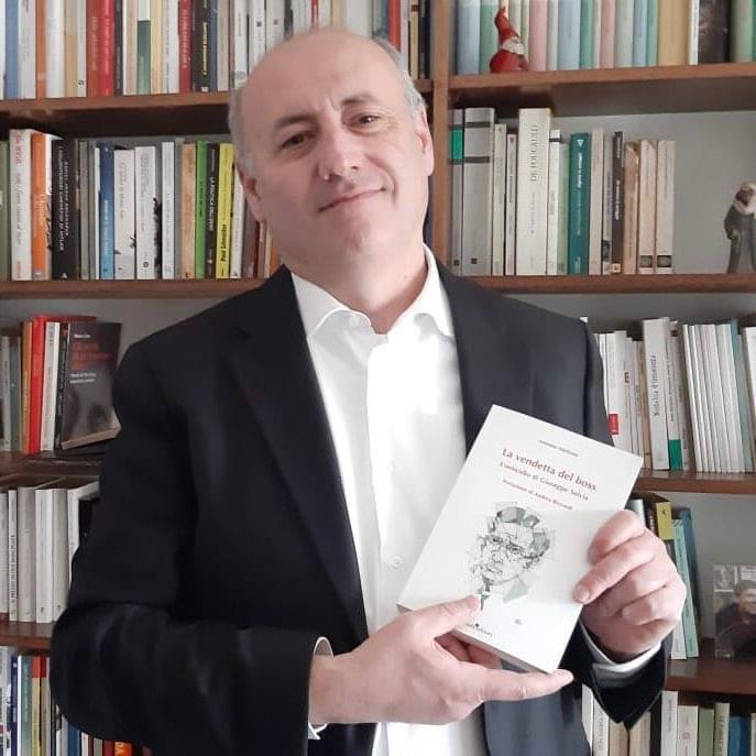 AVELLINO. Antonio Martone presenta: La vendetta del boss. Lomicidio di Giuseppe Salvia”