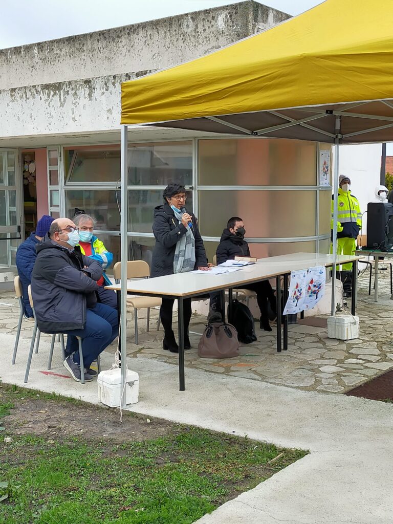 BISACCIA (AV). Si è svolta la festa della giornata mondiale dellalbero. Tanti gli ospiti tra cui don Aniello Manganiello. Foto BISACCIA (AV). Si è svolta la festa della giornata mondiale dellalbero. Tanti gli ospiti tra cui don Aniello Manganiello. Foto