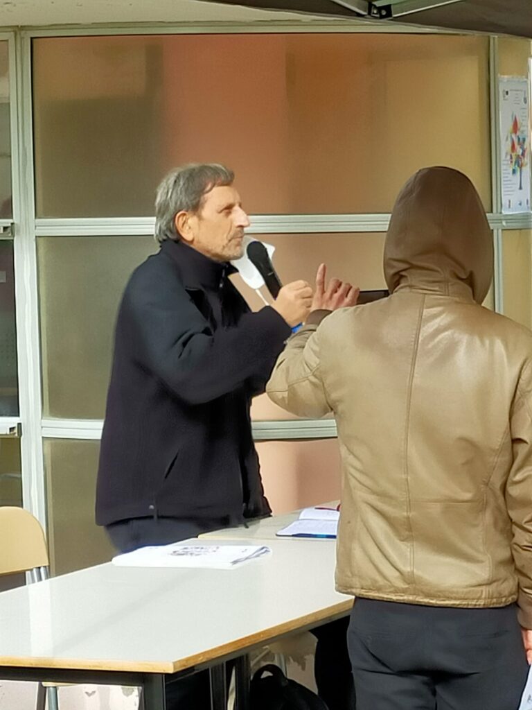 BISACCIA (AV). Si è svolta la festa della giornata mondiale dellalbero. Tanti gli ospiti tra cui don Aniello Manganiello. Foto BISACCIA (AV). Si è svolta la festa della giornata mondiale dellalbero. Tanti gli ospiti tra cui don Aniello Manganiello. Foto