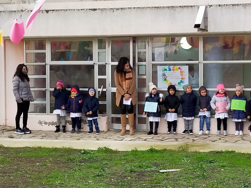 BISACCIA (AV). Si è svolta la festa della giornata mondiale dellalbero. Tanti gli ospiti tra cui don Aniello Manganiello. Foto BISACCIA (AV). Si è svolta la festa della giornata mondiale dellalbero. Tanti gli ospiti tra cui don Aniello Manganiello. Foto