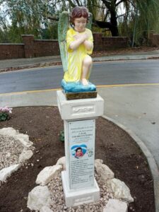 AVELLINO. Al “Moscati” inaugurata un’aiuola in ricordo di Chiara Vittoria, giovanissima avellana morta di Covid