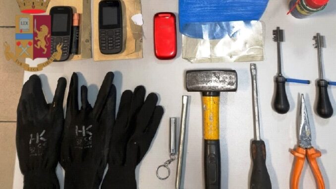 3D5625AC-7A26-4C2A-8A2D-4F4A5AEC2B4D